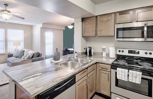 Jenks Apartment | Landing | Stunning 1BD, Courtyard, Gym