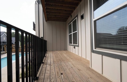 Huntersville Apartment | Landing | Stunning 1BD, Yoga Studio, Game Room