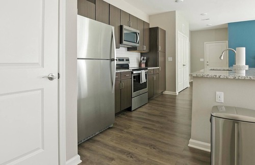 Chesterfield Apartment | Landing | Stylish 1BD, Courtyard, Pool
