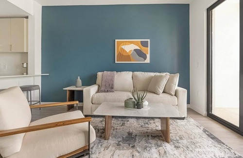 Biggar Apartment | Landing | Stylish 1BD, Pool, Gym