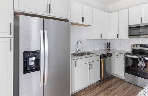 Fort Worth Apartment | Landing | Stylish 1BD, Clubhouse, Yoga Studio