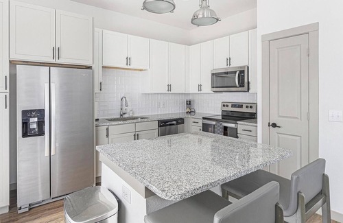 Fort Worth Apartment | Landing | Stylish 1BD, Clubhouse, Yoga Studio