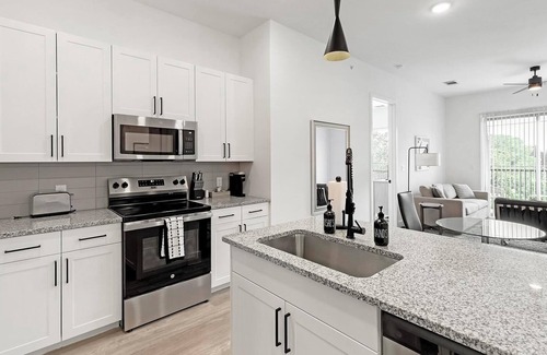 Denton Apartment | Landing | Stylish 2BD, Gym