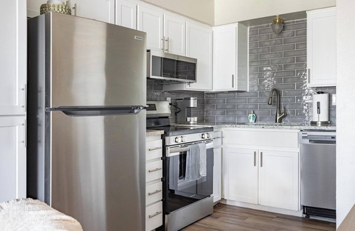 Maryvale Apartment | Landing | Stylish 2BD in Maryvale Village