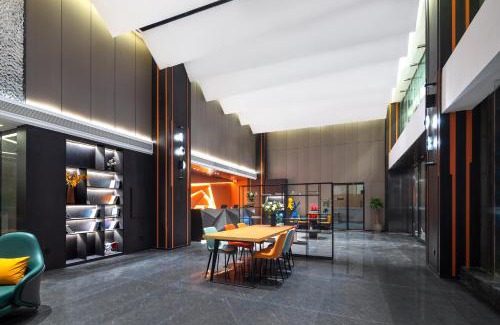 Long Hua Hotel | Landwise