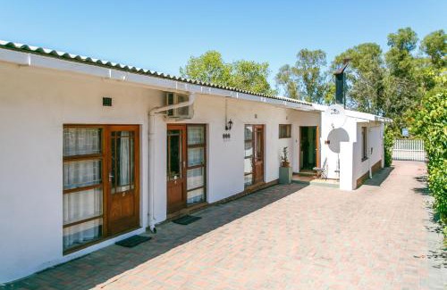 Oudtshoorn Bed & Breakfast | Langenhoven B&B