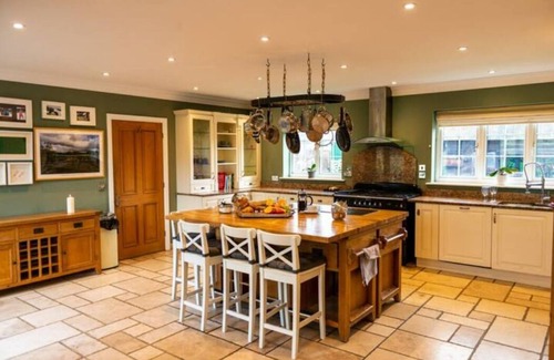 New Forest District Other | Langford Farmhouse, New Forest National Park w/hot tub & cinema lounge