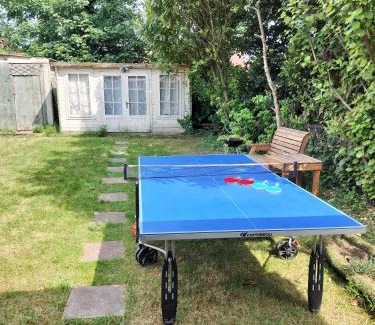 Langley Marish House | Langley House 5 mins from langley train station