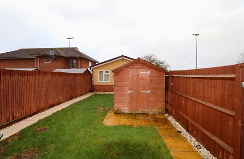 Slough Ski Chalet | Langley Luxurious Four Bedroom House with Games Room