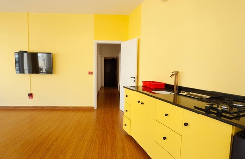 Chiyah Apartment | LANTANAS DU JARDIN SUSPENDU