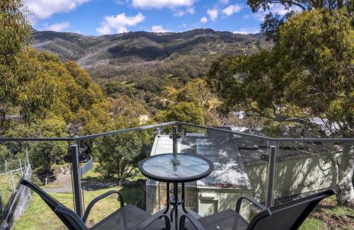 Thredbo Apartment | Lantern 05 - Balcony