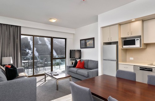 Thredbo Apartment | Lantern 23 - Balcony