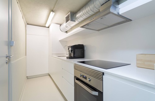 Santos Apartment | Lapa Diplomatic Flat 0 4 by Feel Lisboa