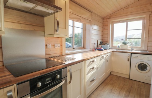 Kirkbean Cottage | LAPWING LODGE, pet friendly, with open fire in Southerness