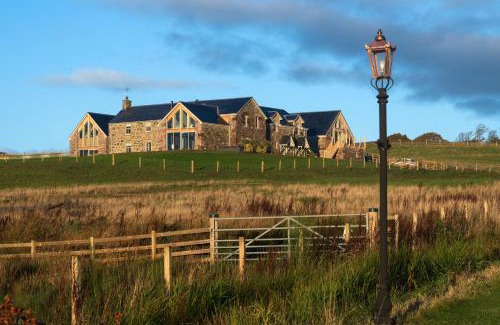 Murthly House | Lapwing - Stylish one bedroom country steading