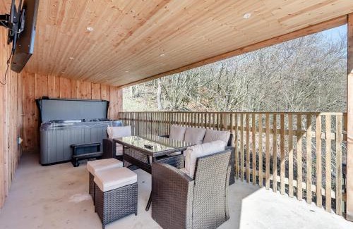 Kington House | Larchwood Lodge