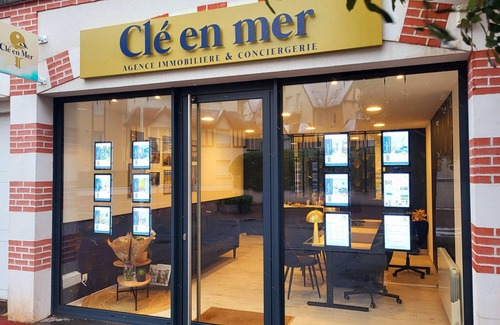 Merville-Franceville-Plage House | Large house near the beach for 15 people