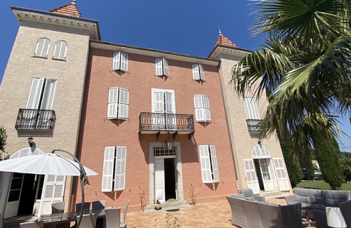 Flayosc House | Large bourgeois mansion of the castle type