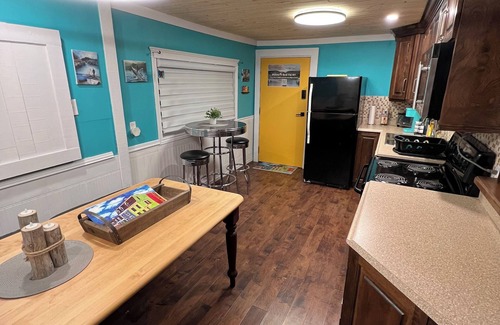 Quidi Vidi Apartment | Large 1 Bedroom Apartment in the Heart of Quidi Vidi (Ground Level)