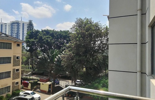 Kileleshwa Apartment | Large 1 Bedroom w/King Bed Adjacent to Westlands