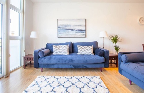 North West Apartment | Large 2 Bed Apartment in Great Riverside Location