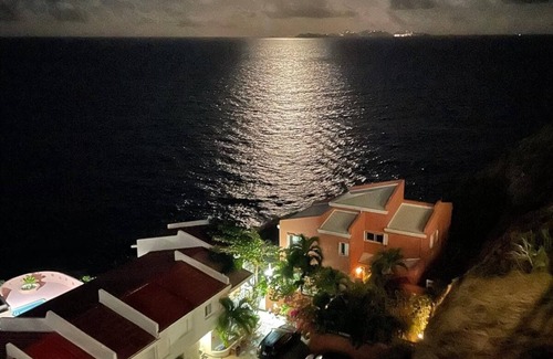 Point Blanche Apartment | Large 2 bedroom apartment (sleeps 6) in Residence 10 minutes from beaches