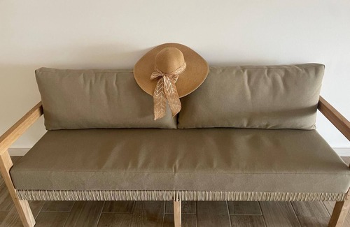 Point Blanche Apartment | Large 2 bedroom apartment (sleeps 6) in Residence 10 minutes from beaches