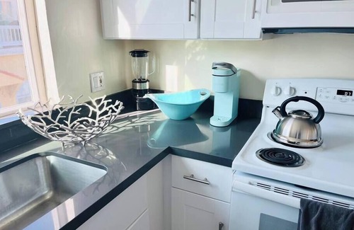 Mission Beach House | Large 2BR Mission Beach Vacation Gem. Great location, AC, Beach Gear, Parking