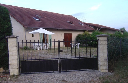 Sarrazac House | Large 3* gite with indoor pool on the causse du Lot in the countryside.