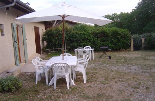 Sarrazac House | Large 3* gite with indoor pool on the causse du Lot in the countryside.