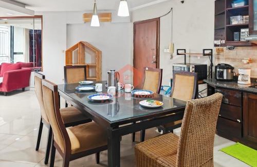 Setiabudi Apartment | Large 3BR Rasuna Apt with Pool & Wi-Fi by 2ndHome