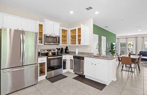 St. Augustine House | Large 3BR Townhome/Pool/Gym/Close to Beach