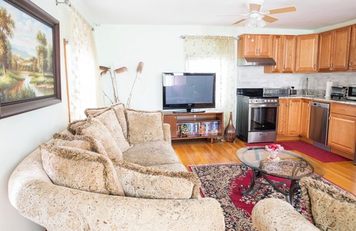 West Roxbury Apartment | Large 5-Bed Modern Family Retreat with Kitchen & Free Parking Near Boston!