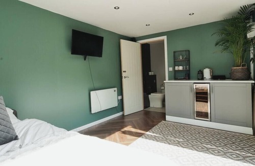 Brighton House | Large 5 Bedroom Brighton Home With Hot Tub