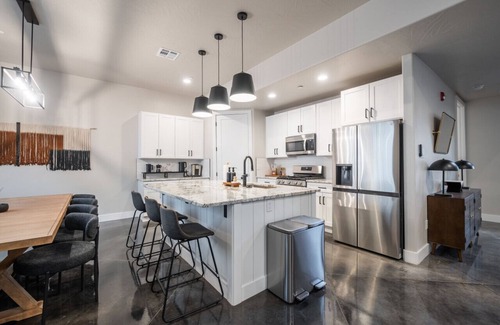 Hurricane House | Large 5 bedroom with double bunkroom and pool
