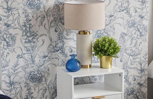 Longthornton Apartment | Large 5Bed House London Next CUH Free Parking