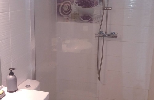 Bouillante Apartment | large air-conditioned T3 with swimming pool