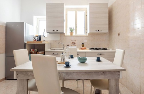 Ortigia Apartment | Large and bright apartment on the first floor in the heart of Ortigia