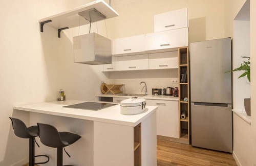 Pangrati Apartment | Large and Quiet Flat Near Top Sights