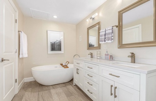 Southeast House | Large and unique home with lots of space to spread out!