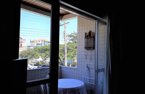 Cachoeira do Bom Jesus Apartment | LARGE AP, 03 QTOS, 30m FROM THE BEACH, GARAGE, WIFI, NETFLIX, AIR COND, BARBECUE. IN THE BAG
