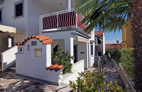 Brulo Apartment | Large apartment just 300m from the beach in Porec