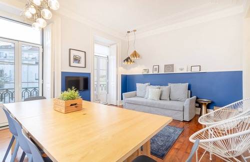 Santo Antonio Apartment | Large Bairro Alto 1E up to 22guests by Central Hill