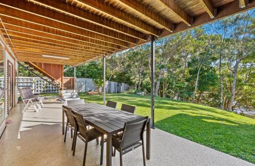 Hastings Point House | Large Beach Retreat with Ocean Breeze & Style