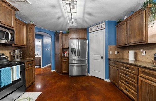 Belton House | Large Belton Home near Expo Ctr