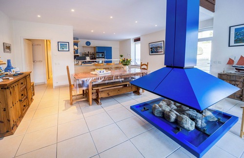 Etel House | Large, bright renovated farmhouse