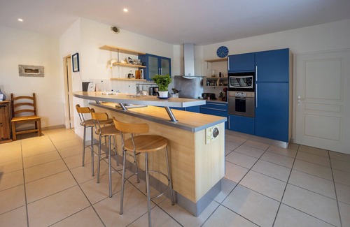 Etel House | Large, bright renovated farmhouse