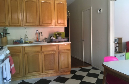 Williamsburg Apartment | LARGE BRIGHT ROOM IN EAST WILLIAMSBURG.