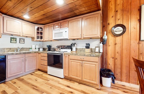 Mammoth Lakes Condo | Large Condo, Rustic Décor & Private Balcony. Right Across from The Village