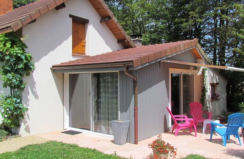 Commenailles House | Large cottage sleeps 12 - nature - jura - countryside - near vineyard